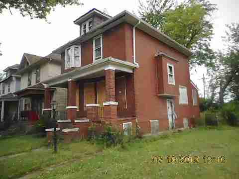 6733 Stanford (4)_m.jpg